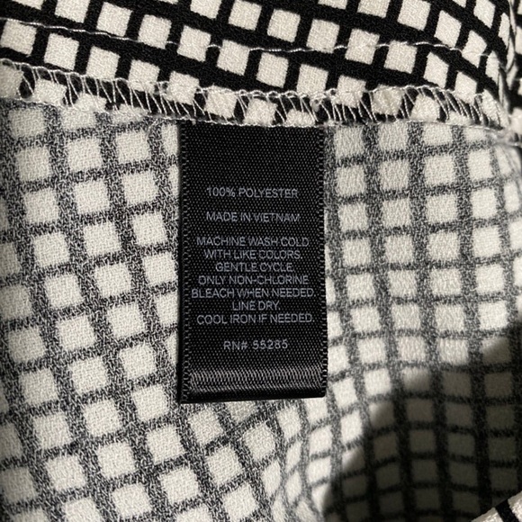 Express Shorts - Picture 6 of 6